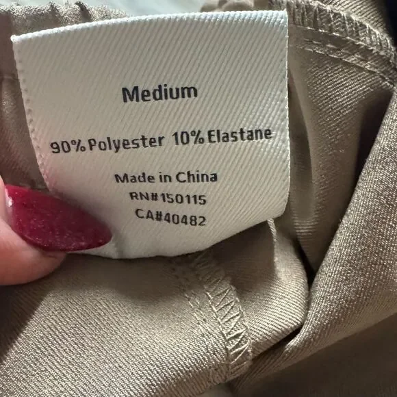 Women's Varley Everyly Turnup Taper Taupe Stone stretch twill Pants sz medium - Picture 9 of 10